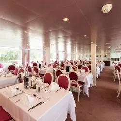 https://images.croisieurope.com/media/8ee301e6-3697-4121-85e1-76db0162535f/5/restaurant-ms-douce-france01-rhin-croisieurope-denis-merck