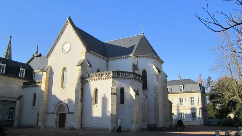 Ducal Palace and Cathedral in Nevers, plus Tasting