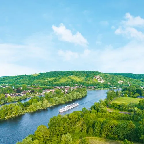 Sustainable travel in harmony with nature