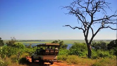 Día de safari terrestre y náutico en el Parque Nacional de Chobe.