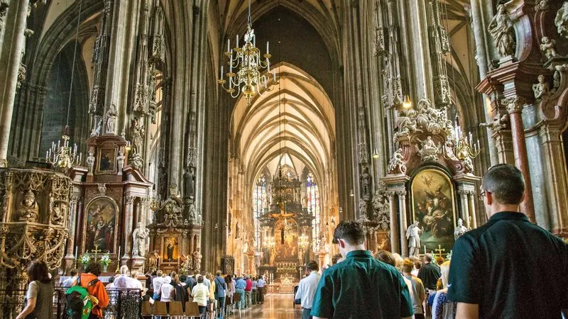 Vienne, l’église des capucins et la bibliothèque nationale