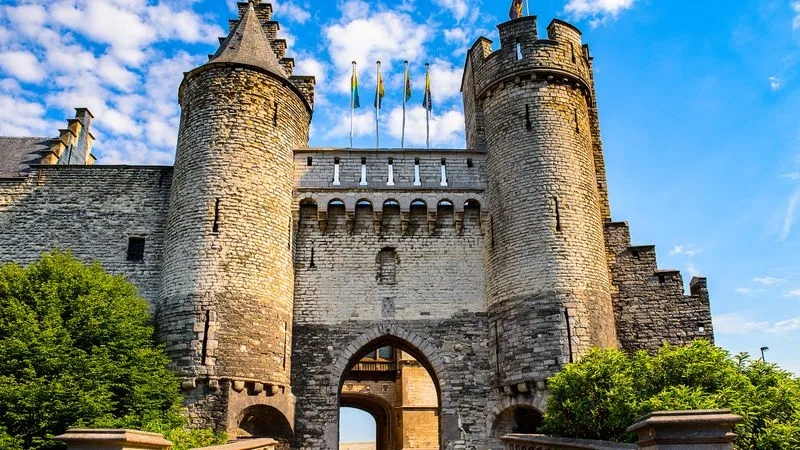 Amberes, el castillo Het Steen y el centro histórico de la ciudad