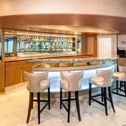 https://images.croisieurope.com/media/e1477609-2fe9-45aa-8a52-cf431ab9500f/5/ms-noordam-pinnaclebar-douglas-peebles-holland-america