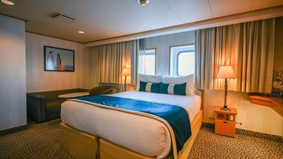 PANORAMA SUITE (DECK 6)