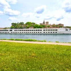 https://images.croisieurope.com/medias/e971141f-b30a-49c1-b756-a039f6b6c8ba/R16_9/400x225