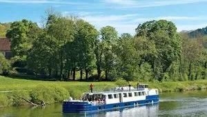 An authentic and intimate experience along French canals