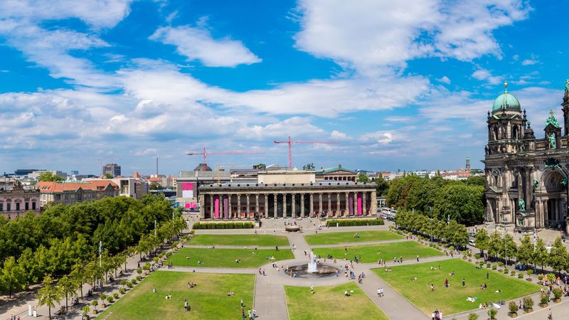 Pays-Bas - D'Amsterdamà Berlin : depuis la Hollande et ses canaux vers la capitale allemande