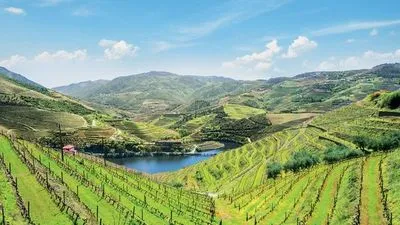 Croisière et randonnées dans la vallée du Douro, une nature préservée (formule port/port)