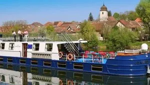 Burgundy: barge cruises in the Doubs valley