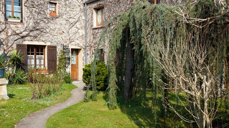 THE CHARMING VILLAGE OF BARBIZON